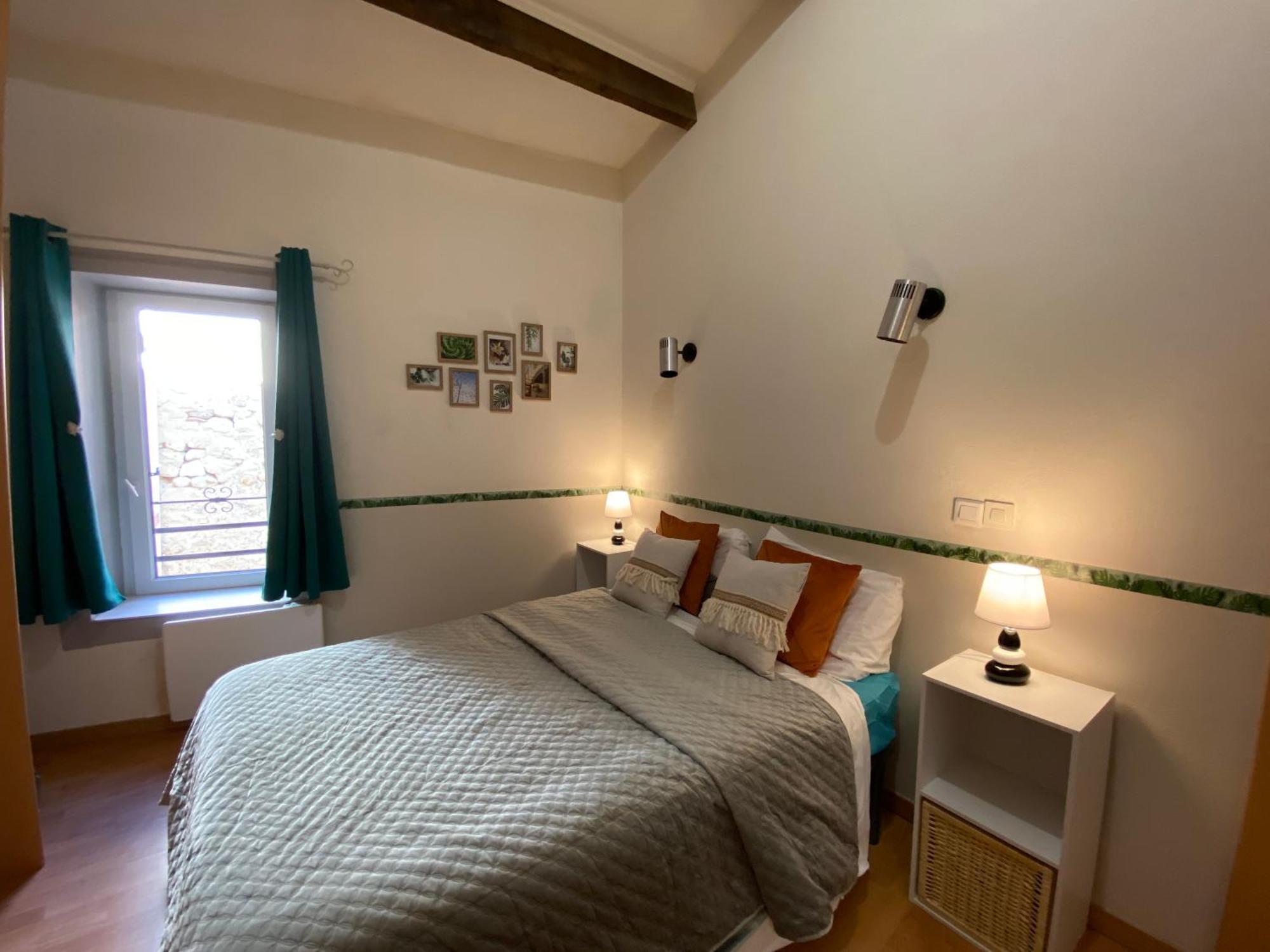 Maison De Village Atypique Ferienhaus *